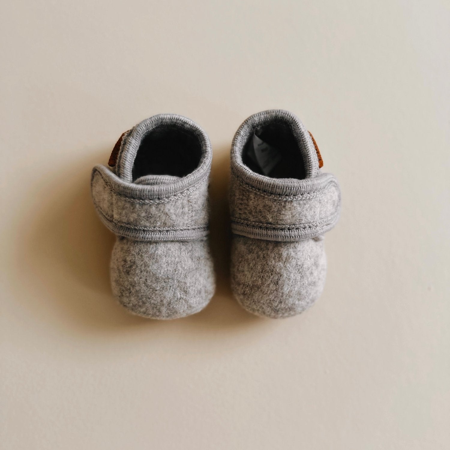 Babyslofjes wool grijs melange Enfant voorzijde.