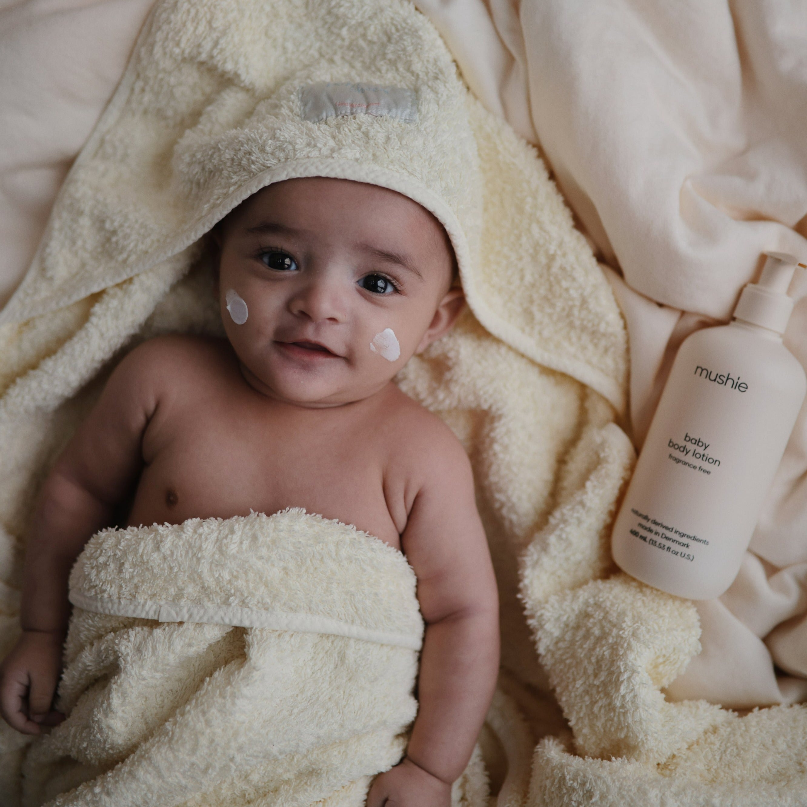 Baby lotion in de geur lavendel van het merk Mushie.